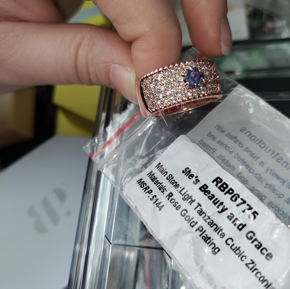 Size 8 BP Ring with Light Tanzanite and Rose Gold Plating - Picture 4 of 5
